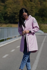 8---Ducksday_Raincoat_woman_Lee_9