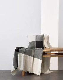 3---erlend_plaid_black_101631_105_lr_s1_p