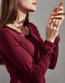 5---luyza_uni_top_long_sleeve_burgundy_100645_275_lr_s3_p