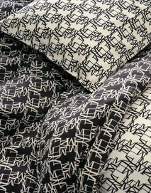 2---monogram_duvet_cover_black_101886_105_lr_d2_p