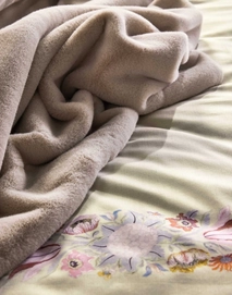 4---veroniq_duvet_cover_vanilla_101904_292_lr_d3_p