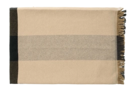 2---eryk_plaid_black_101908_105_lr_s1_p-_no-bg