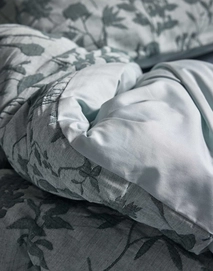 3---maribel_duvet_cover_green_101890_140_lr_d2_p