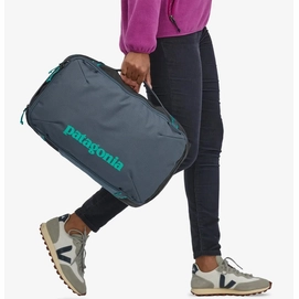 2---Schoudertas Patagonia Black Hole Mini MLC Plume Grey-2