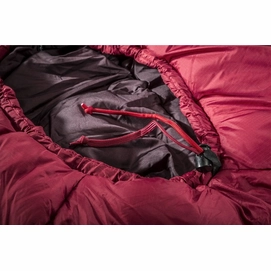 2---deuter-orbit-5-sl-schlafsack-cranberry-aubergine-rv-rechts (1)