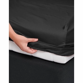 2---satin_anthracite_fitted_sheet_sfeer_01_lr