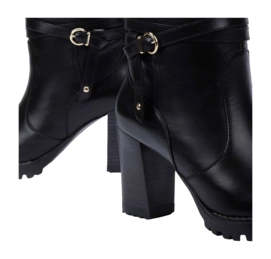 60-W7M-9584_000_Pikolinos_CONNELLY_BLACK_full-_no-bg