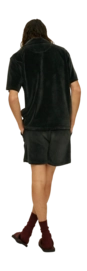 7---aHR0cHM6Ly9vYXMuY2VudHJhY2RuLm5ldC9jbGllbnQvZHluYW1pYy9pbWFnZXMvMTAwMl8yYjgyNGRiMGRkLTM4XzUwMDctMDNfNzAxMS0wMl9uZWFybHktYmxhY2stdmVsb3VyLXNob3J0c19uZWFybHktYmxhY2stZ2lyb25hLXZlbG91ci1zaGlydF8zNDcwLW9yaWdpbmFsLmpw-_no-bg