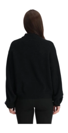 3---38B075400_BLK_OM-B-_no-bg
