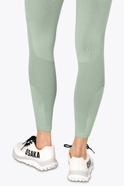 7---APP00060_9048_9_Women_Shimuresu_Legging_Jadeite_1162x@2x