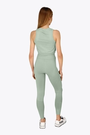 APP00055_9048_5_Women_Tech_Tank_Jadeite_1162x@2x