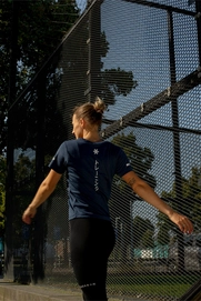 TRN00395_6007_4_Women_Training_Tee_Elite_Short_Sleeves_Navy_1162x@2x