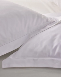 3---aziza_duvet_cover_white_102448_204_lr_d1_p