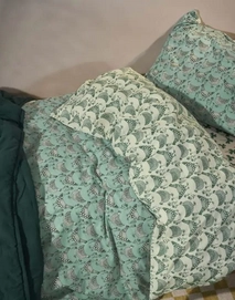 5---chicken_run_duvet_cover_turquoise_101129_202_lr_s3_p