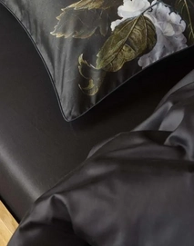 6---gwendolyn_duvet_cover_darkest_green_101457_609_lr_d5_p