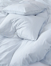 5---classic_fine_stripe_duvet_cover_denim_blue_102315_651_lr_s3_p