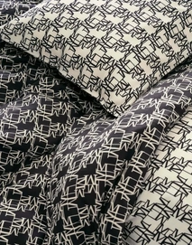 4---monogram_duvet_cover_black_101959_105_lr_d2_p