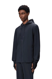 3---12410_Navy_SS25_Men_4
