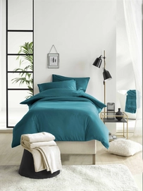 3---Olivia_1P_lakegreen_full