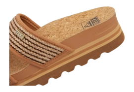 6---CJ5937_CUSHION_VISTA_HI_CHOCOLATE_RAFFIA_DTL2_GBkopie