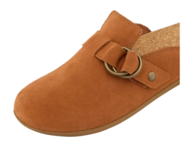 6---CJ7068_VISTA_SERENITY_COCOA_SUEDE_DTL1_GBkopie