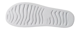 5---Reef_Womens_Water_Scout_Fog-bottom_900x