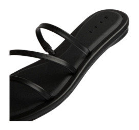 5---CJ6539_WILLOW_AVA_BLACK_DTL2_SHADOW-900x900-c4cc11b