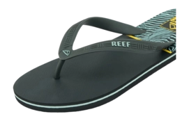 5---CJ6586_REEF_SEASIDE_PRINTS_BLACK_YELLOW_SWELL_DTL1_GB