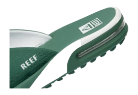 7---CJ7224_FANNINGPREGAME_GREENWHITE_DTL2_GBkopie