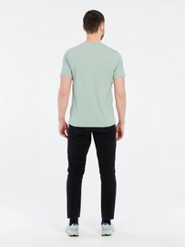 6---1727200_597_model_back-full_01