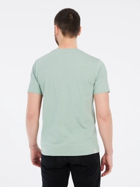 7---1727200_597_model_back-half_01