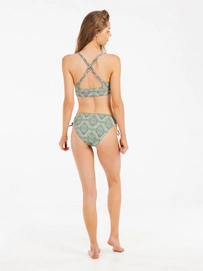 6---72651003_663_model_back-full_01