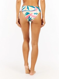 4---72651011_841_model_back-half_01