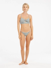 6---72651022_663_model_front-full_01