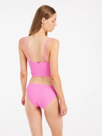 6---72651068_724_model_back-half_01