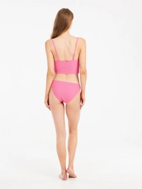 8---72651068_724_model_back-full_01