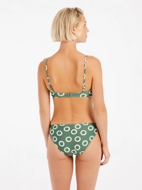 6---72651073_663_model_back-half_01