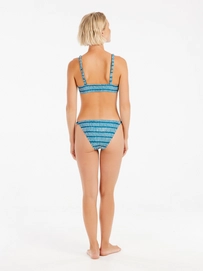 8---72651082_341_model_back-full_01