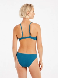 6---72651084_341_model_back-half_01