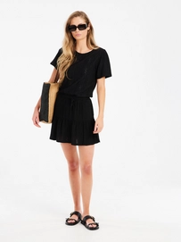 4---17651002_290_model_front-full_01