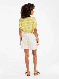 8---17651011_951_model_back-full_01