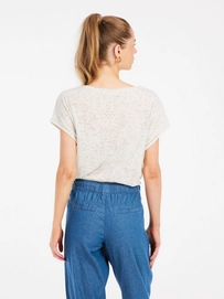 8---17651013_841_model_back-half_01