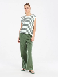 5---17651029_663_model_front-full_01