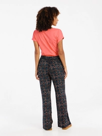 6---17651031_841_model_back-full_01