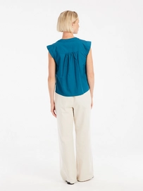 6---17651038_341_model_back-full_01