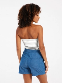 6---16651031_401_model_back-half_01