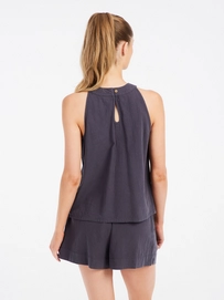 7---16651038_189_model_back-half_01