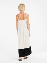 7---24651028_290_model_back-full_01