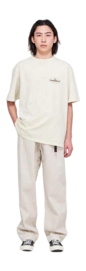 5---Gramicci-G5SU-T165_NATURALPIGMENT_unisex-tee-shirt-model_U1