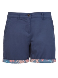 Korte Broek Protest Women Barry Concrete